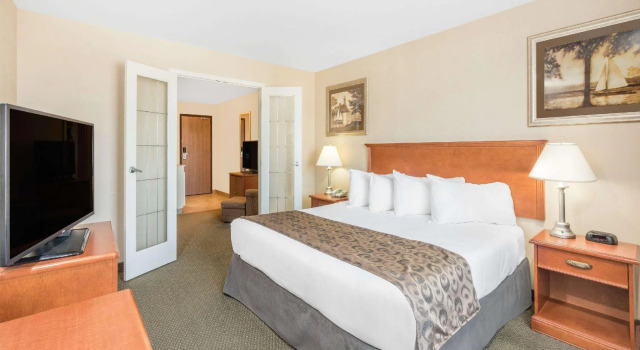Номер Standard Ramada by Wyndham Clairmont/Grande Prairie