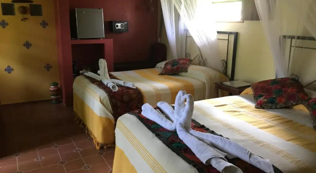 Двухместный номер Standard с балконом и с красивым видом из окна The Pickled Onion Hotel & Restaurant Uxmal