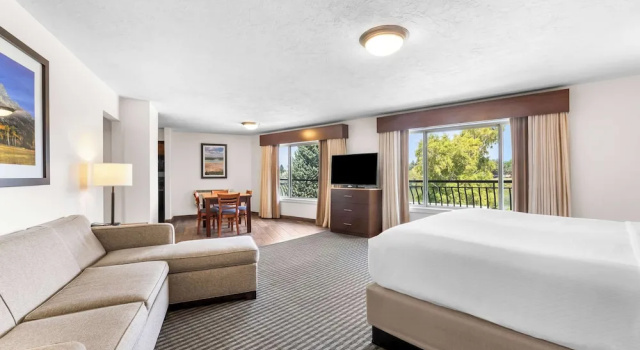 Люкс с видом на реку Best Western Driftwood Inn