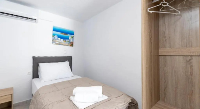 Villa Ostrich, Book Villa Exo Gialos Thiras Greece