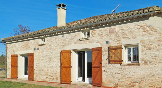 Touzy (HDC400), Đặt Khách sạn L'Honor-de-Cos Languedoc-Roussillon