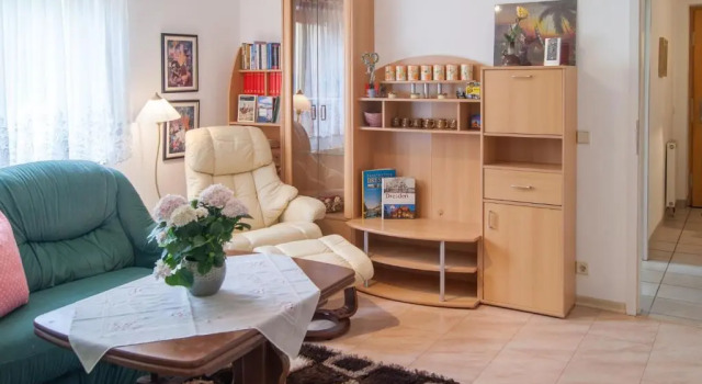 Ferienwohnung über den Dächern von Dresden, Prenota Hotel Hotel a Sassonia con parcheggio, Parcheggio