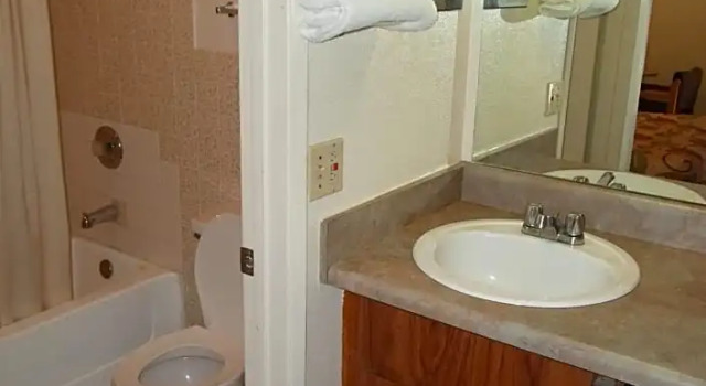 Номер Superior EZ 8 Motel Newark