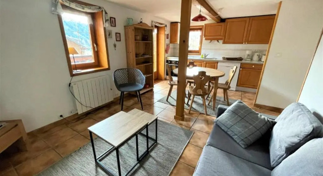 Апартаменты с балконом "CHALET LES ARAVIS" chalet et Appartements