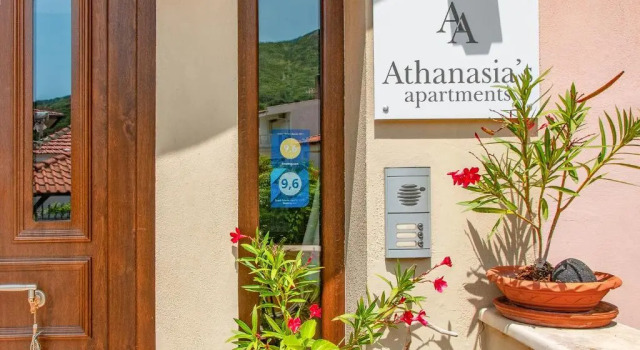 Апартаменты с видом на море Athanasias Apartments