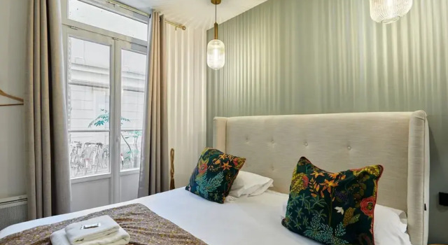 Charming new Flat in the Centre of Paris, Забронировать Апарт-отель Апарт-отели Парижа, рядом с Cabinet of Coins, Medals and Antiquities, Апарт-отель