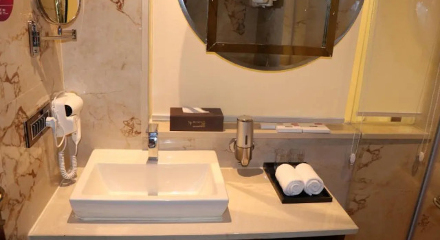 Номер Superior Regenta Inn Amristar Airport Road by Royal Orchid Hotels Limited