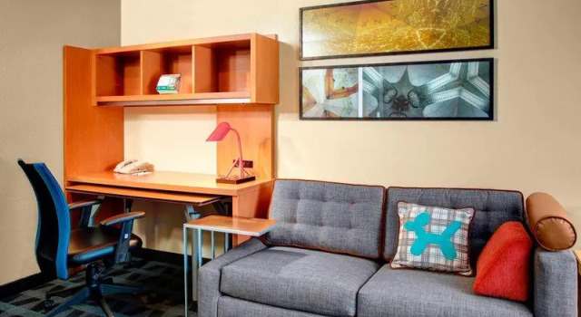 Четырёхместный люкс с 2 комнатами TownePlace Suites Fresno