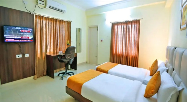 Cyber Heights, Rezerwuj Hotel Hajdarabad 