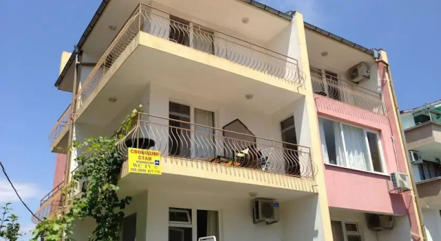 Kazlarov Guest House, Забронировать Гостевой дом Китен Район Приморско