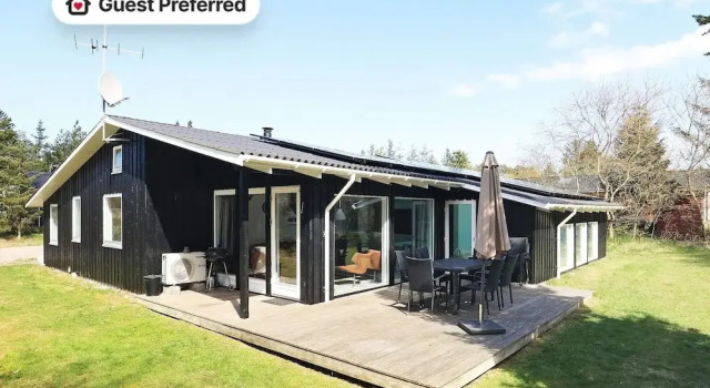 Коттедж 10 person holiday home in Fjerritslev-By Traum