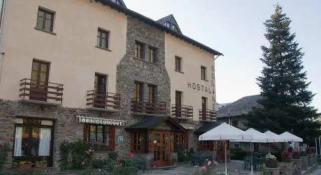 Sol i Neu, Varaa Hotelli Vall de Cardos 