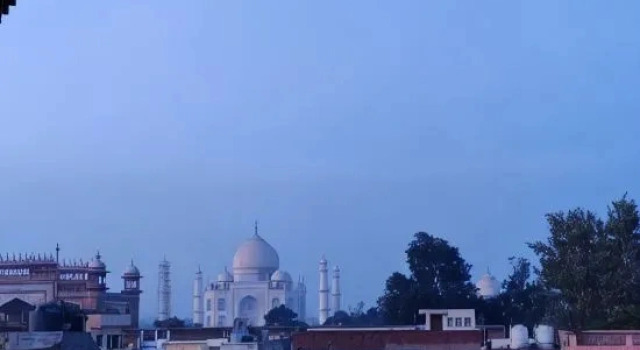 Joey's Hostel Agra - 200m from Taj Mahal