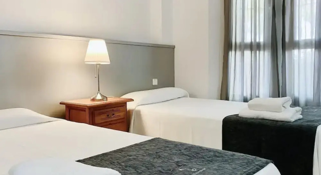 3 Bedroom Ground Floor Easy Parking F-2