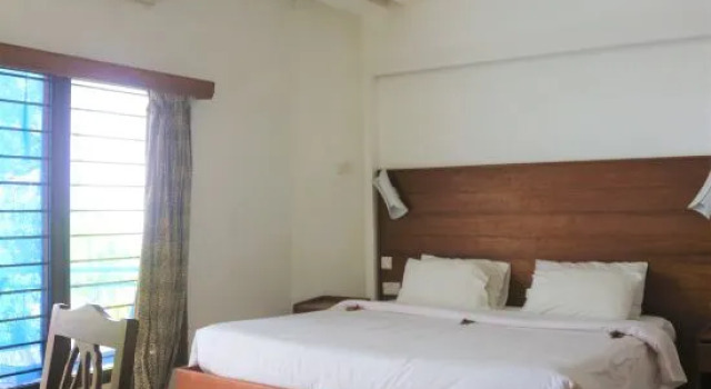Апартаменты Sai Rock Beach Hotel & Spa