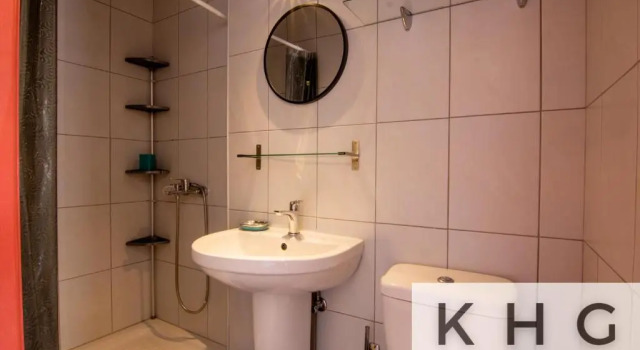 Eleni's super central apartments! 5 minutes walking from everything!