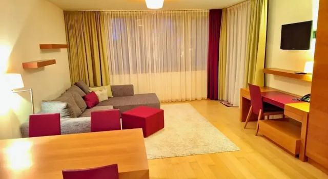 Whirlpool Suite Amadeus for an Unforgettable Holiday, Book Apartment Hotels in East Styria with Parking, Parking