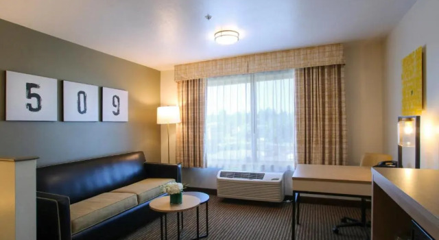 Люкс Oxford Suites Spokane Valley