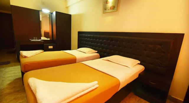 Двухместный люкс с видом на горы Hotel Sri Ram Residency