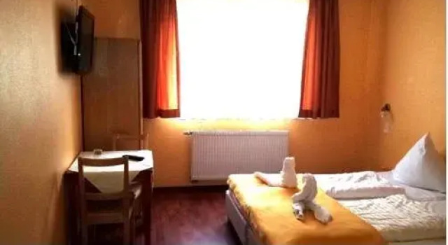 Hotel Arcaden, Забронировать Отель Кальк Кельн