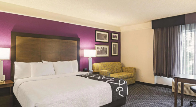 Двухместный номер Deluxe La Quinta Inn & Suites by Wyndham Denver Airport DIA