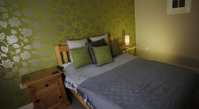 Cosy Dragon @tanglewood, Boek Hotel Risca Glamorgan