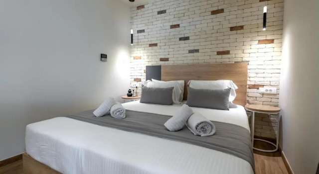 Полулюкс Hotel @Syngrou Fix