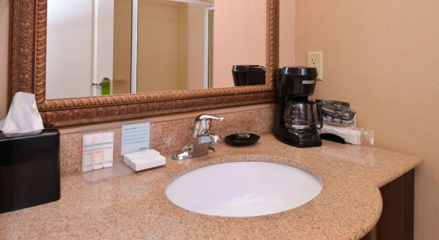 Двухместный номер Standard Hampton Inn by Hilton Litchfield