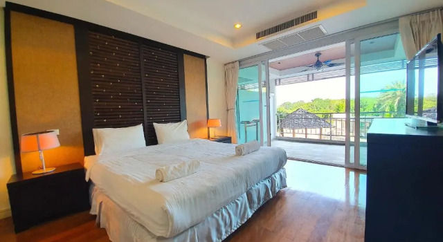 Spacious apartment with Ocean view in Panwa