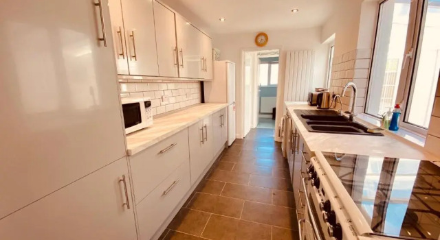 3 Bed House with Garden near Weymouth Beach