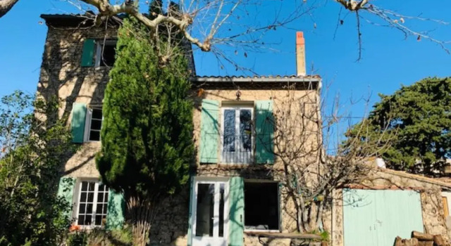 Коттедж Stone house in Isle-sur-la-Sorgue