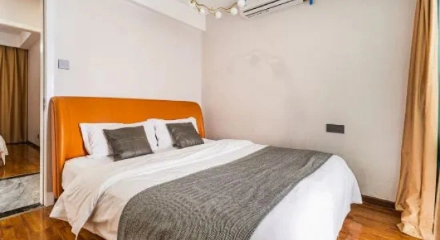 Люкс Luxury Мансарда с 5 комнатами Chengdu Yueyi Suites Apartment