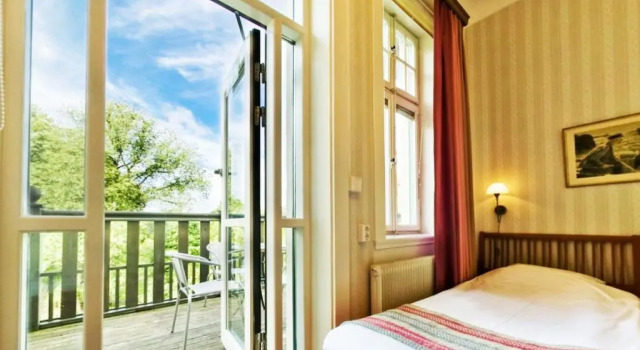 Трёхместный номер Standard с балконом Hotell Breda Blick