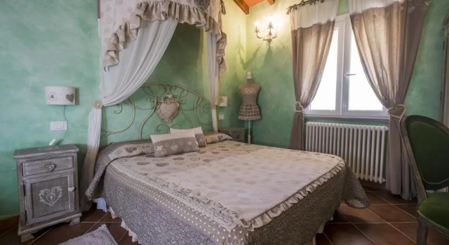 Le Figarole Pescarino, Забронировать Отель Отели в центре Амелья, в центре