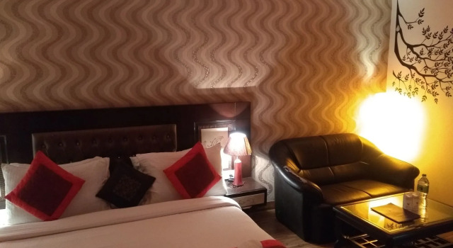 Hotel Waterfall, Забронировать Отель Пашим Вихар 