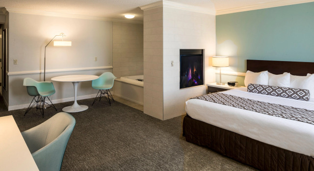 Crowne Plaza Hotel and Suites Pittsburgh South by IHG, Book Hotel Pittsburgh Pennsylvania