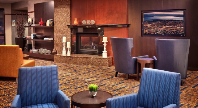 Courtyard by Marriott Kansas City Shawnee, Buchen Sie Hotel Shawnee Kansas