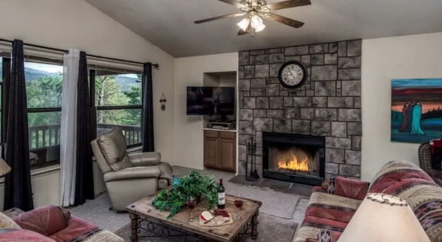 New Mexico Mountain Retreat - Three Bedroom Cabin, Varaa Hotelli Ruidoso New Mexico