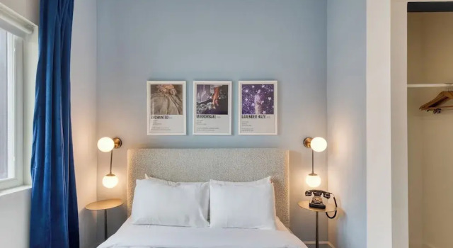 Коттедж Sleeps 44 4 Themed Lofts w/ Skyline Balconies, Neon Backdrops & Glam Kitchensperfect for Nashville Group Stays The Swift Retreat by Avantstay