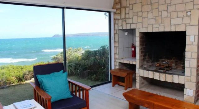Коттедж Baby Whale Bliss - Beachfront House