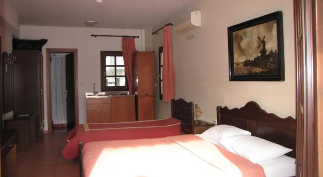 Трёхместная студия Standard Enalion Hotel