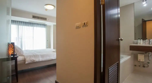 4D - 3 Bedroom Downtown Apartment With Shared Pool, Забронировать Апартаменты/квартира Отели Бангкока с бассейном, рядом с Улица Сой Ковбой, Бассейн