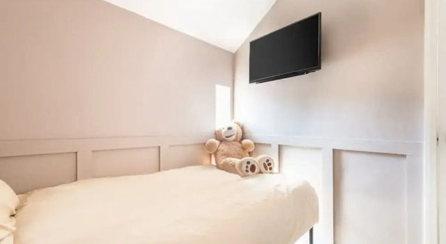 Host Stay High Street