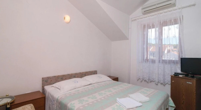 Nice Apartment in Supetar With 3 Bedrooms, Wifi and Outdoor Swimming Pool