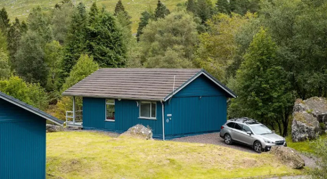 2 bedroom lodge with stunning loch mountain views, Забронировать Дом для отпуска Отели Центральной Шотландии с парковкой, Парковка