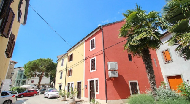 Casa Ijana, Забронировать Отель Отели Новиград 3 звезды, 3*