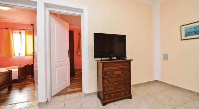 Nice Apartment in Vir With 2 Bedrooms, Wifi and Outdoor Swimming Pool