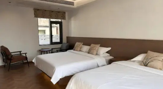 Люкс Luxury Xingmi Courtyard Homestay (Ceramic Art Avenue Taoxichuan/Jingdezhen Sculpture Porcelain Factory)