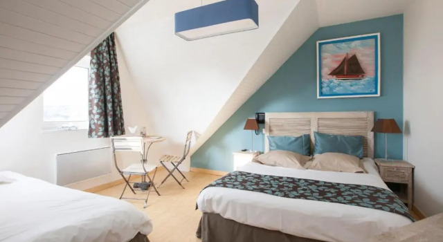 Семейный номер Standard с видом на море Hôtel Beauséjour Erquy