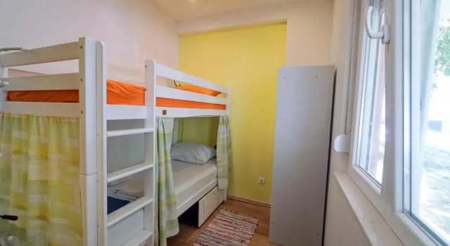 Oasis hostel, Book Hostel Cheap Hotels in Croatian Islands